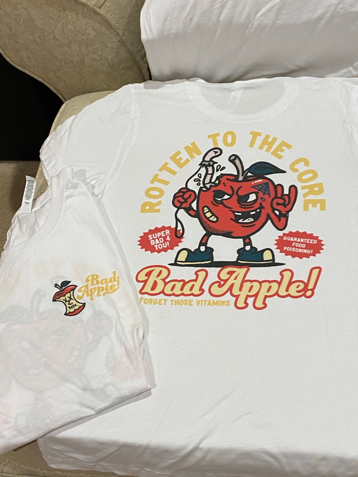 BAD APPLE rotten to the CORE - unisex t shirt - casual T’s s