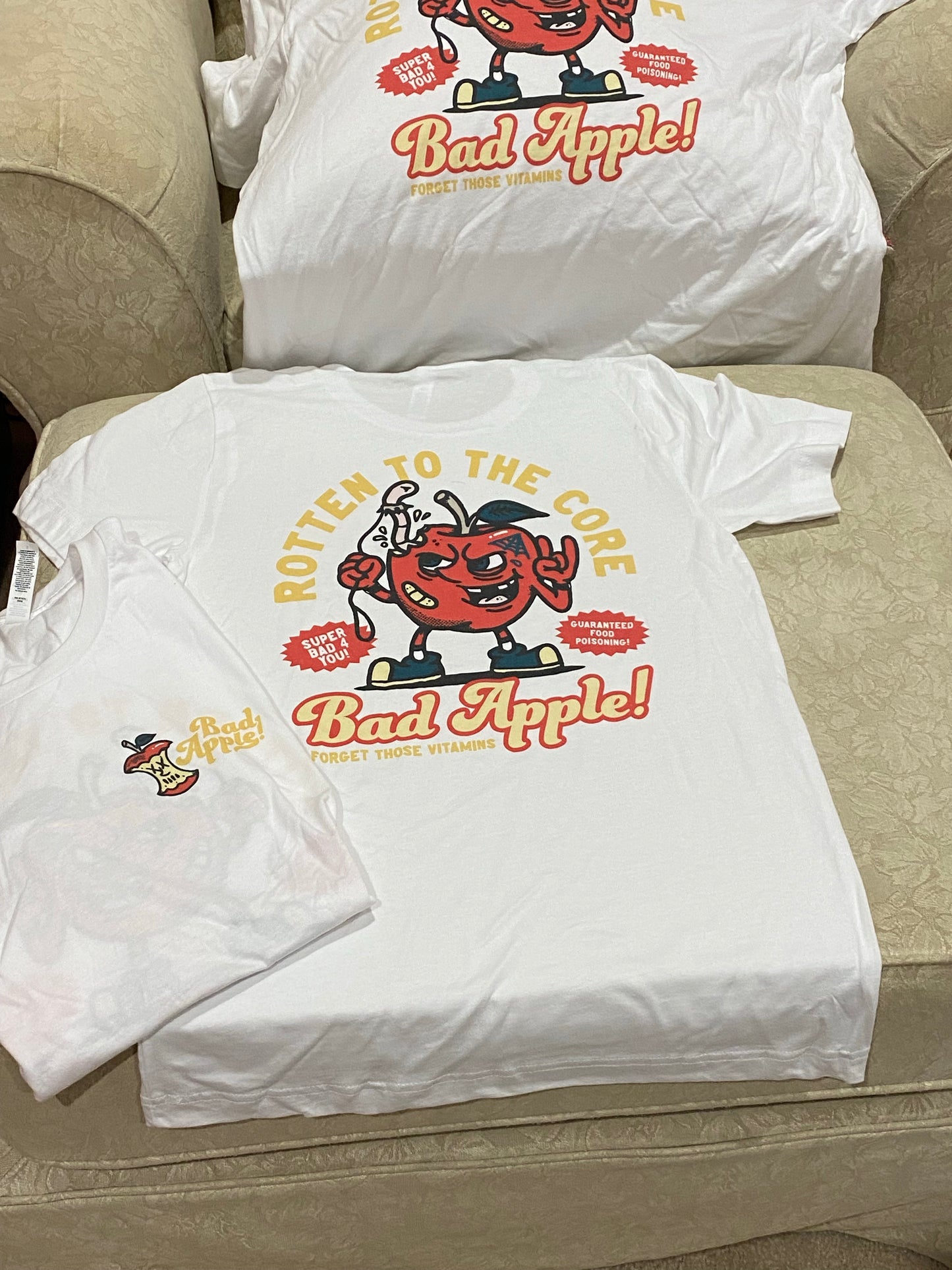 BAD APPLE rotten to the CORE - unisex t shirt - casual T’s s