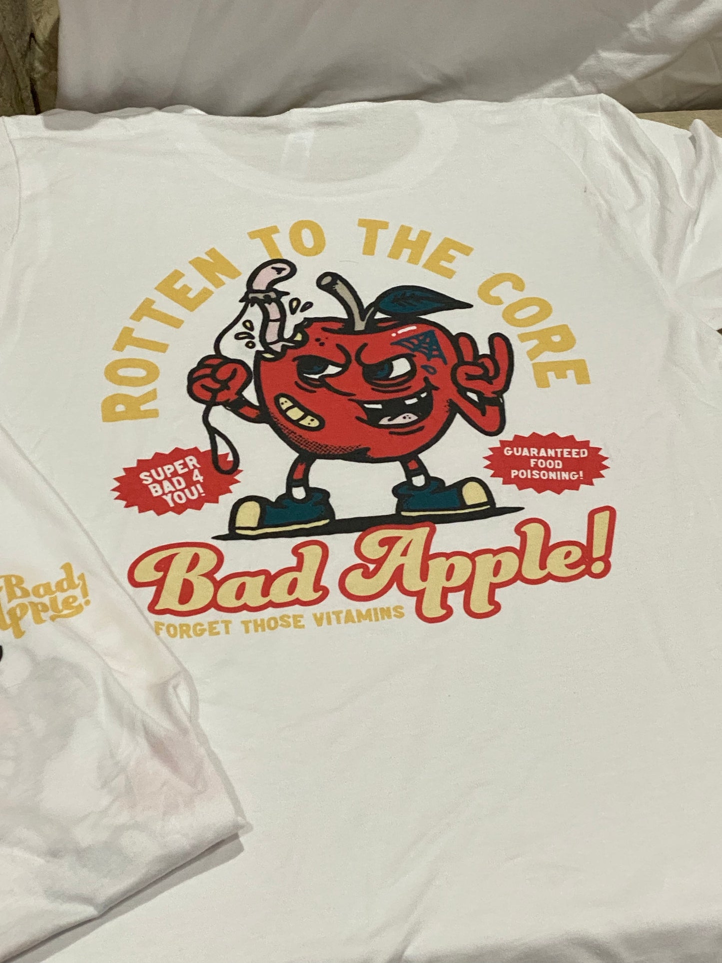 BAD APPLE rotten to the CORE - unisex t shirt - casual T’s s